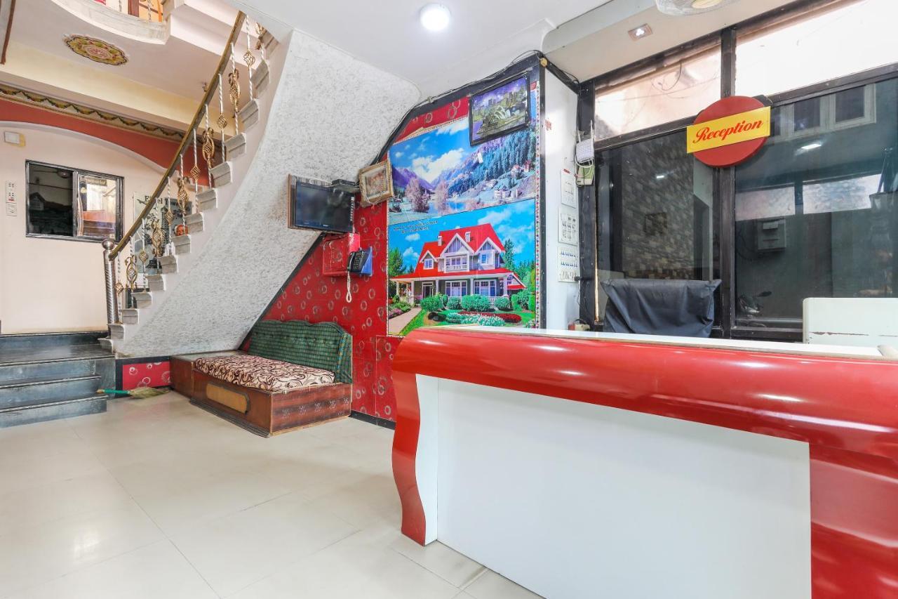 Oyo62194游乐宫酒店 印多尔 外观 照片